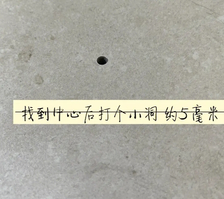 申扎瓷砖空鼓维修公司专业解答在瓷砖铺贴过程中，如果砂料搅拌不均匀，将会带来以下问题